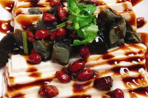C12. Tofu with Preserved eggs 皮蛋拌豆腐