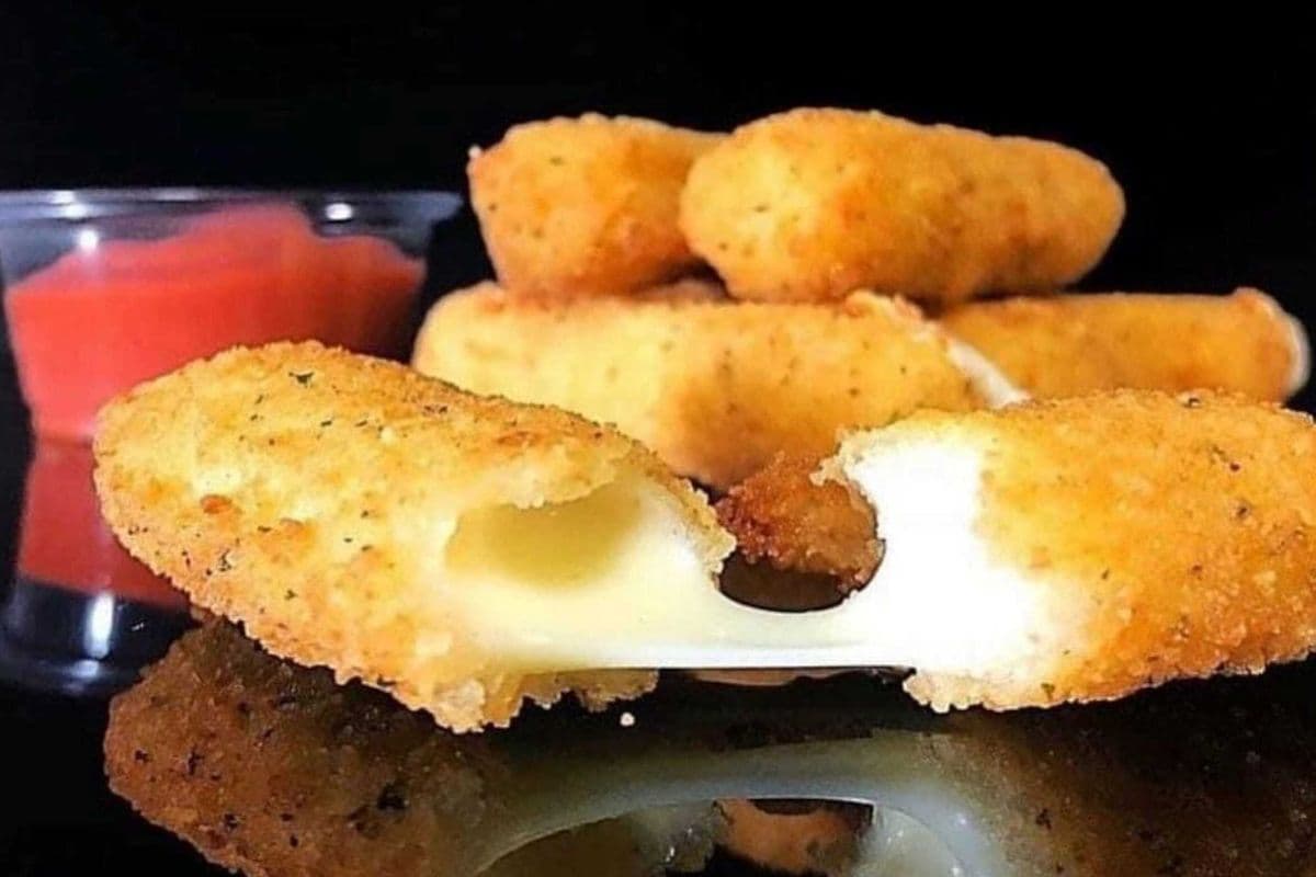 Mozza Sticks (6)