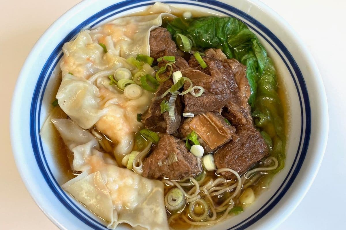 MN - Original Mixed Noodle Soup 雲吞牛腩麵