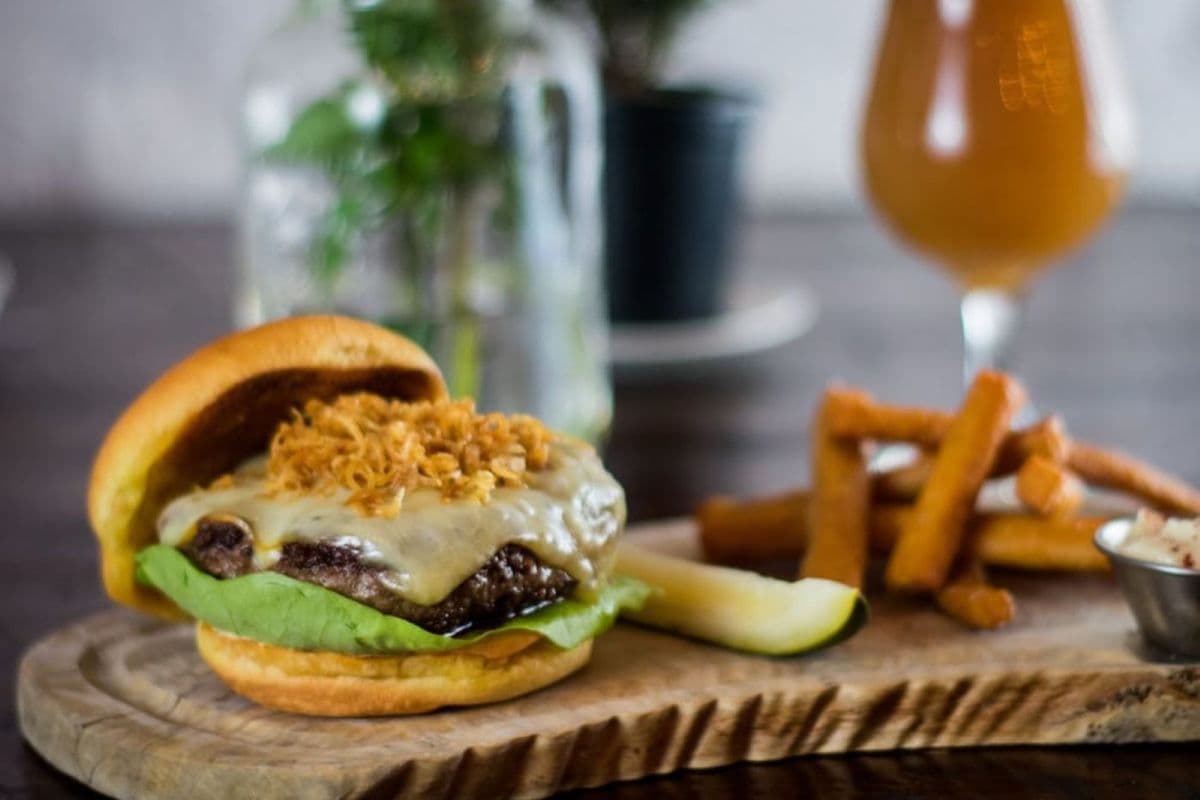 Dad's Beef Burger (10 oz)