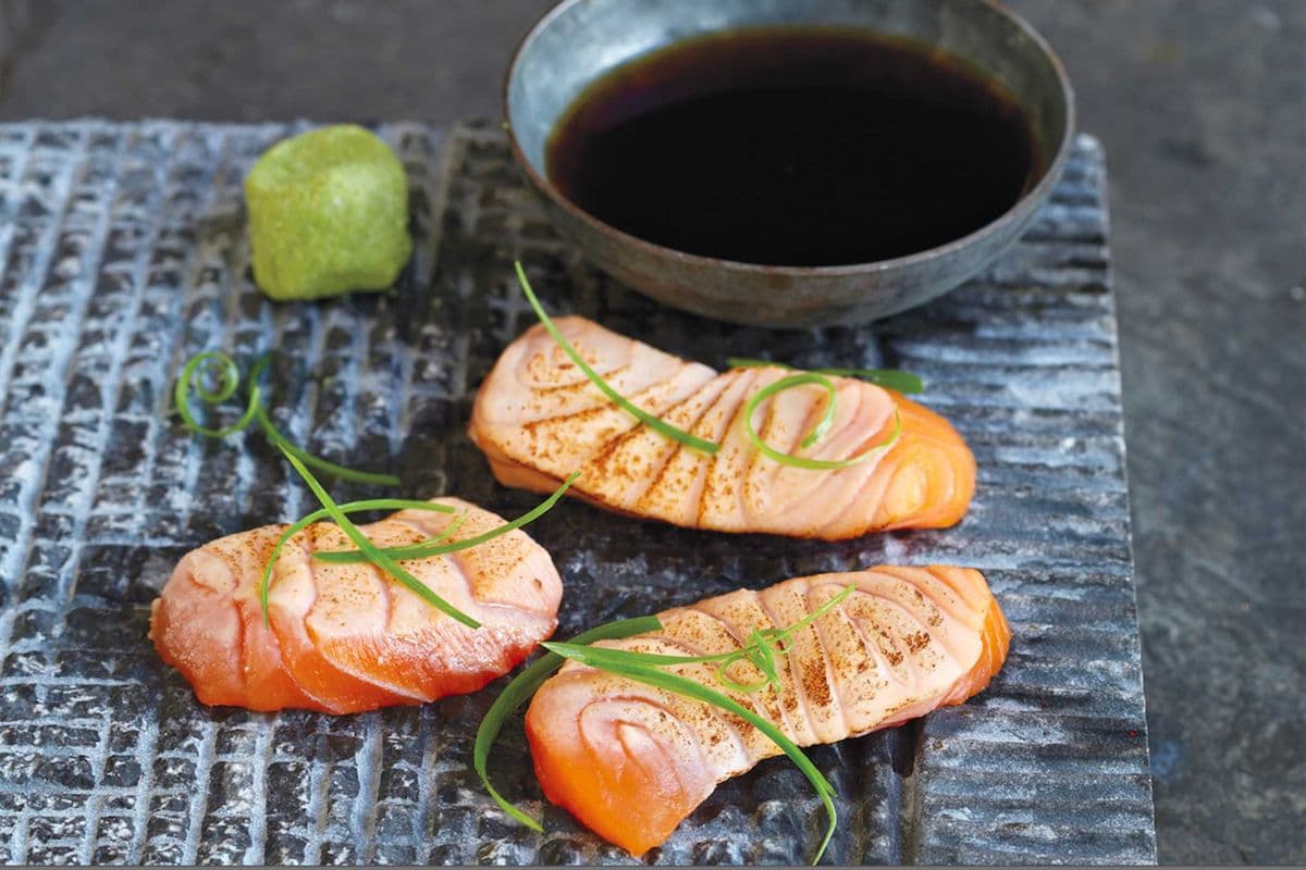 36. Roasted Salmon Sashimi (5 pcs)