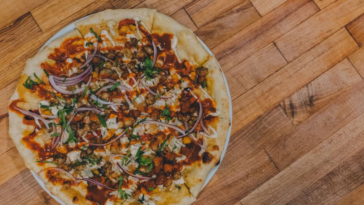 Buffalo Cauliflower Pizza