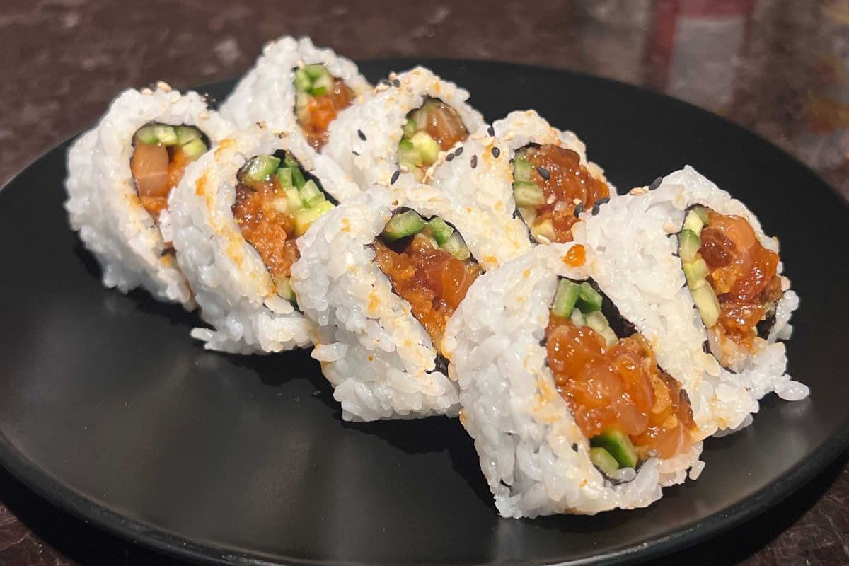 Spicy Tuna Roll (8pcs)