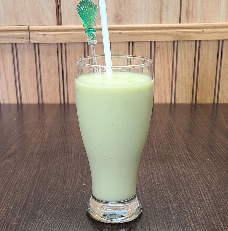 D14. Avocado and Banana Smoothie