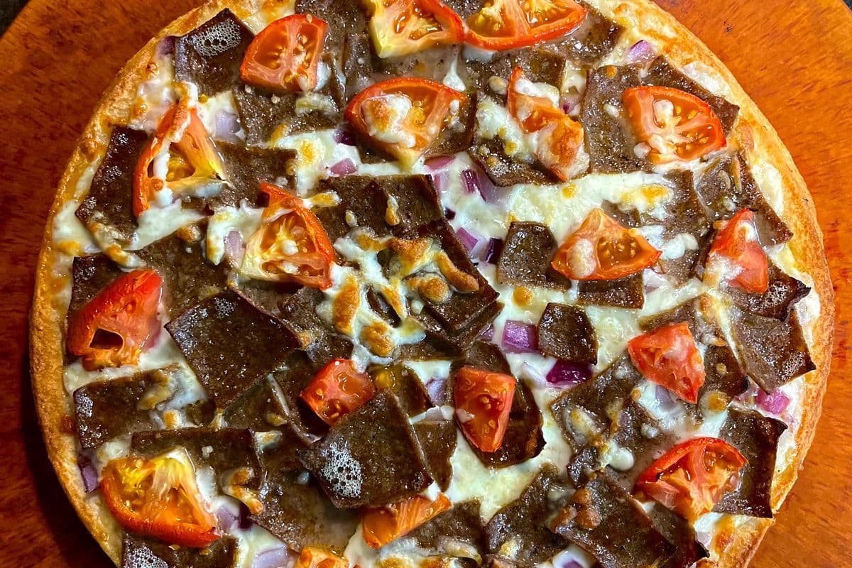Medium Donair Deluxe Pizza