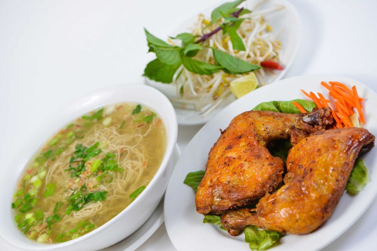 33. Deep-Fried Chicken with Egg Noodle Soup - Mi Dui Ga Chien Don