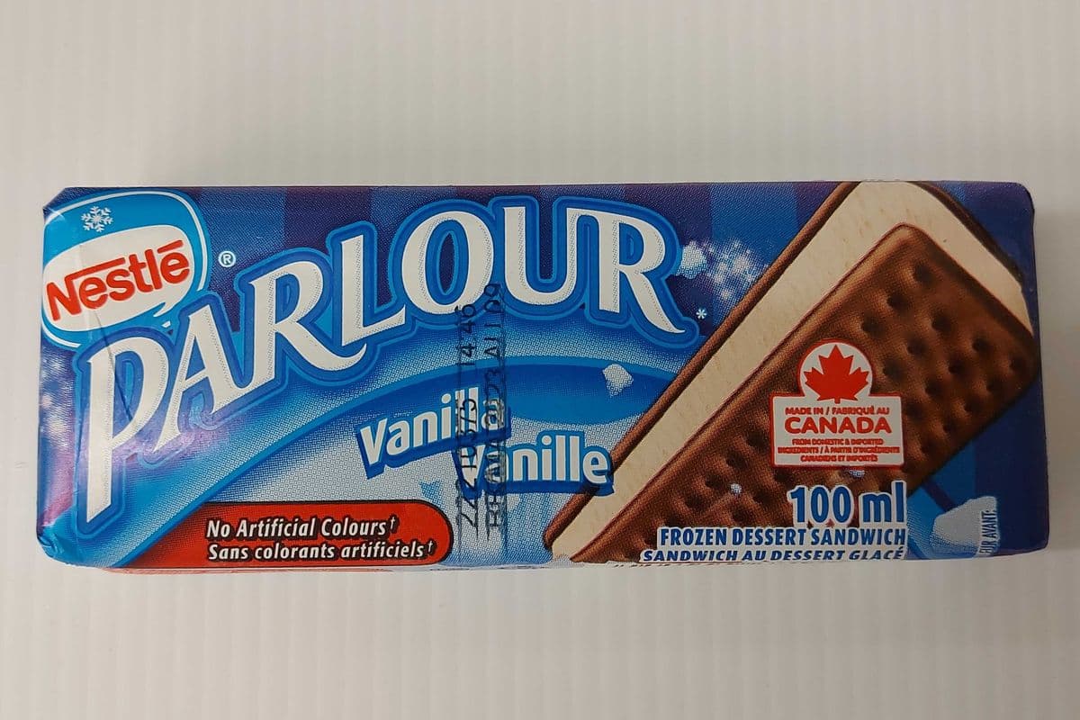 Nestle Parlour Vanilla Frozen Desert Sandwich (100ml)