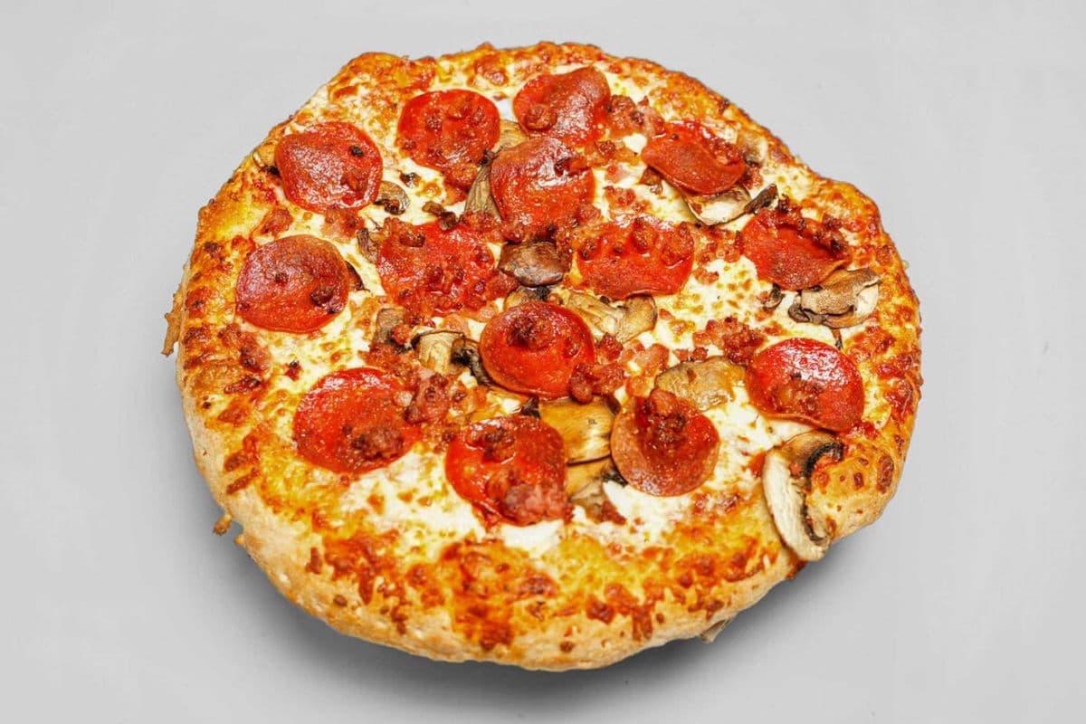Canadian Pizza (medium 12" pizza)