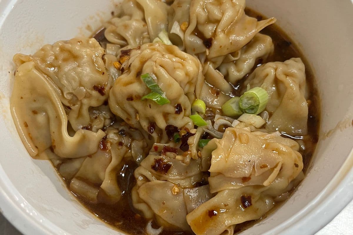 Hot Pepper Wonton (10pcs)红油抄手