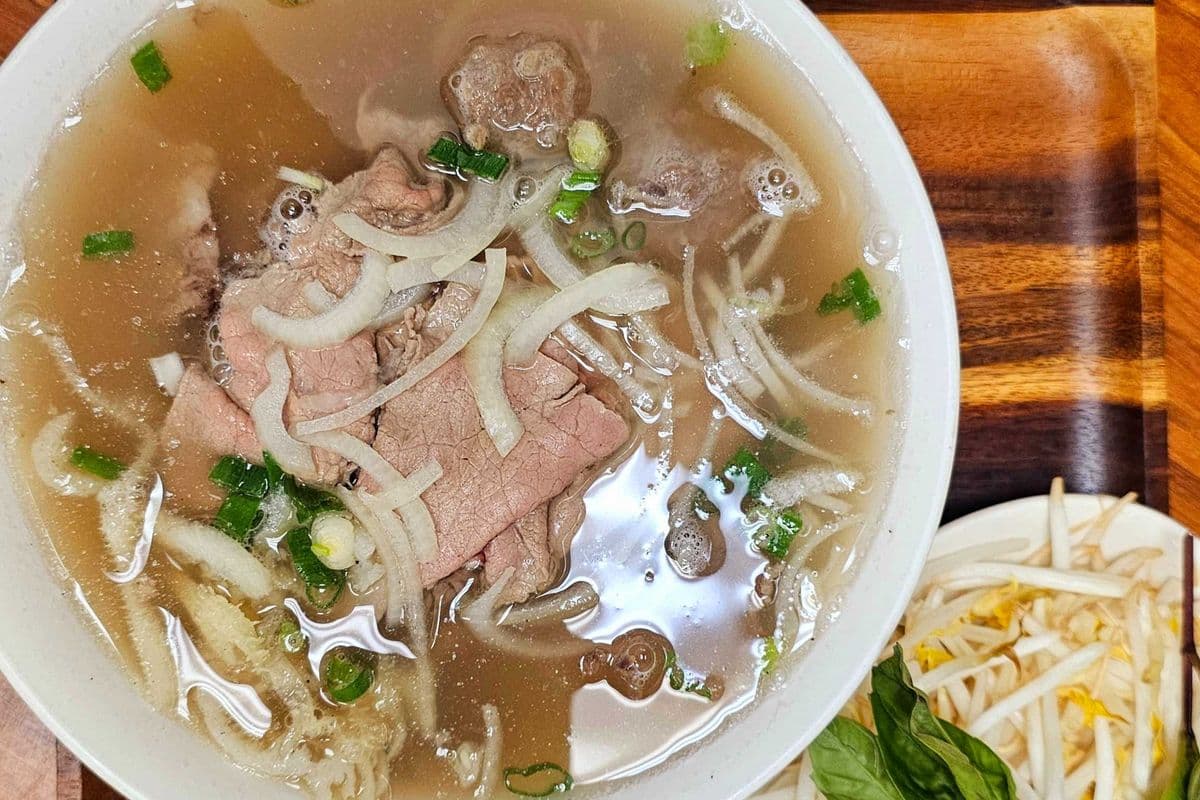 24. Rice Noodle Soup with Well Done Sliced Beef & Sliced Briskets
