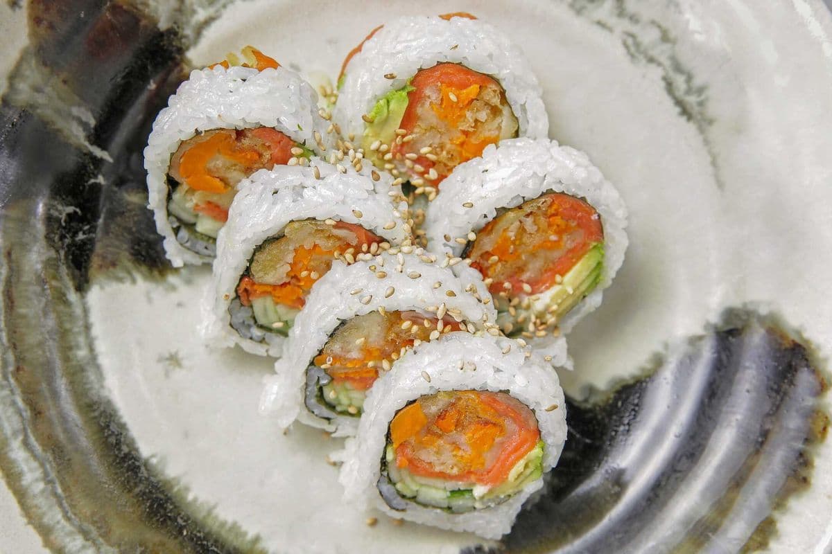 Yam and Smoked Salmon Maki Roll (6 pcs)