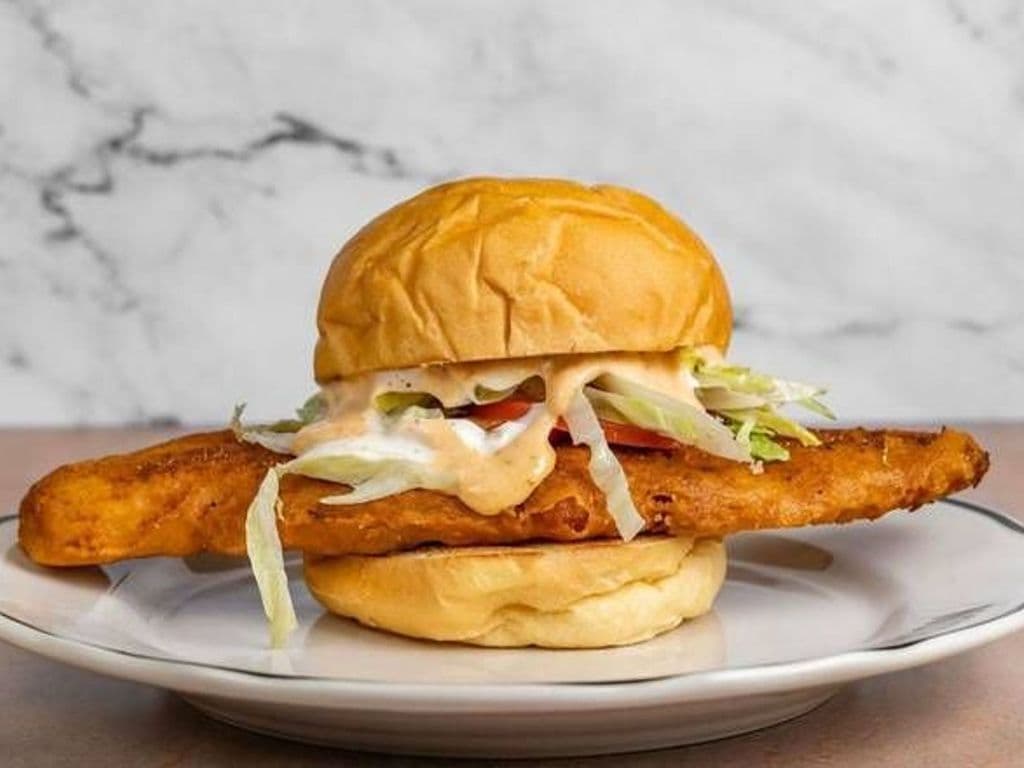 BURGER AU POISSON DECLANCHE/ KICKED UP FISH BURGER