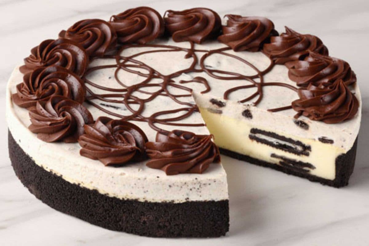 OREO®Cookies and Cream Cheesecake (Frozen) (14 pcs)