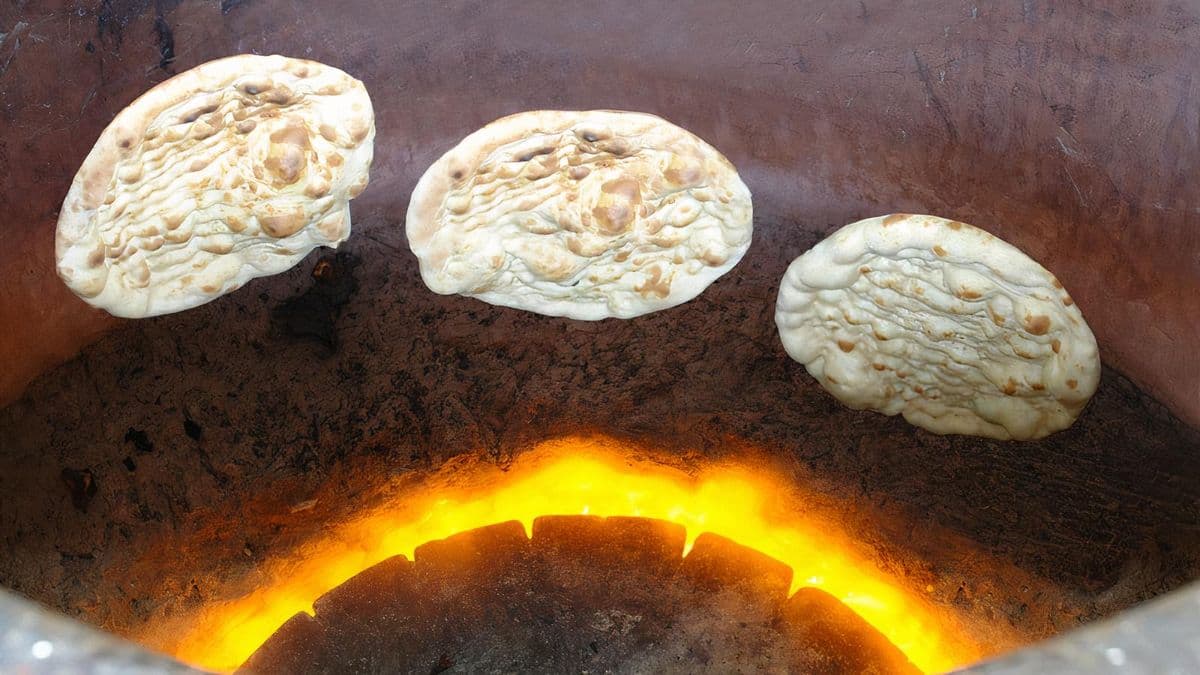 Tandoori Chicken Naan- Raita- Pickle