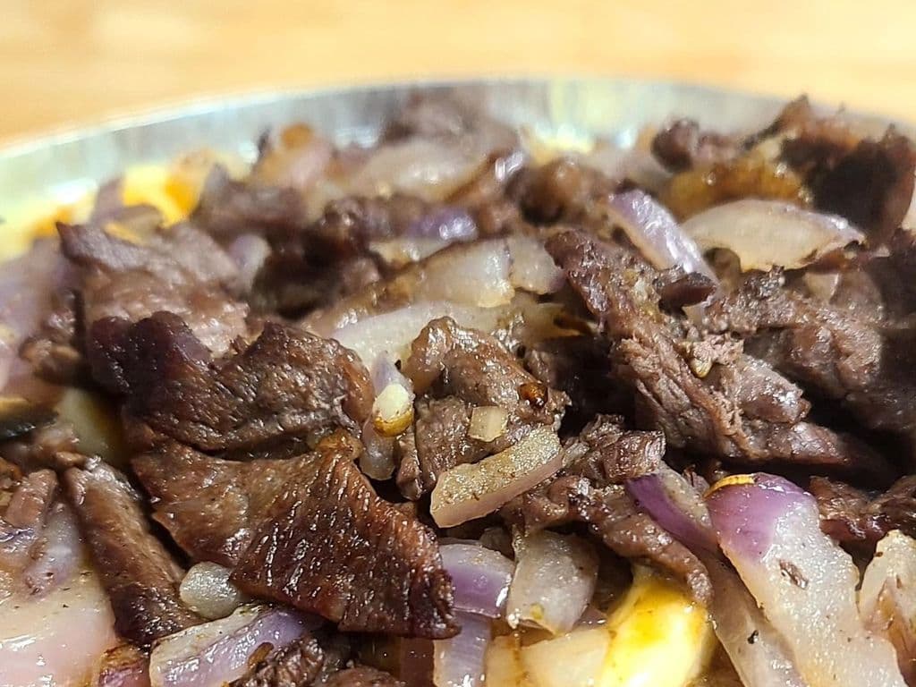 Poutine Steak et Oignons / Steak and Onion Poutine