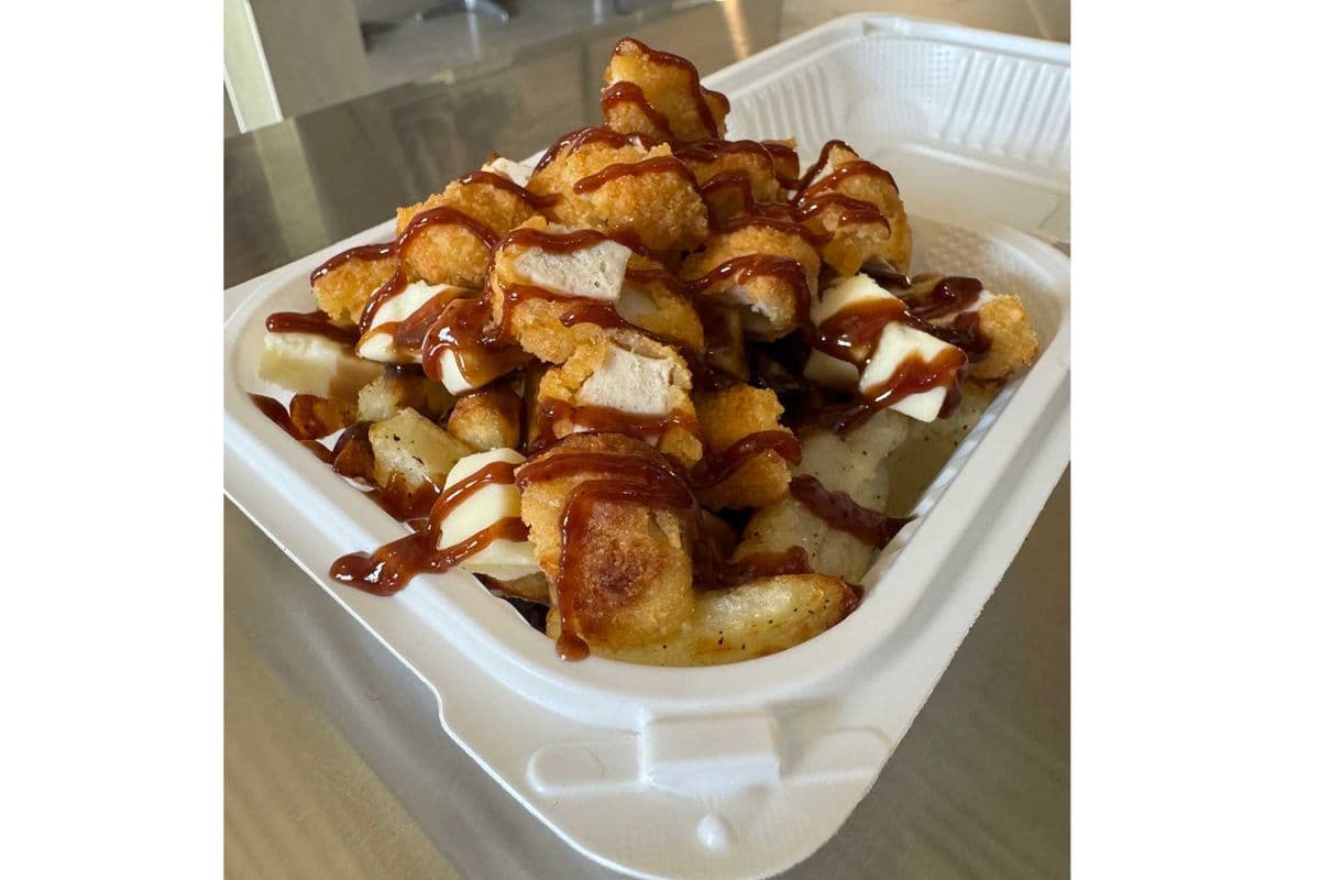Large Poutine