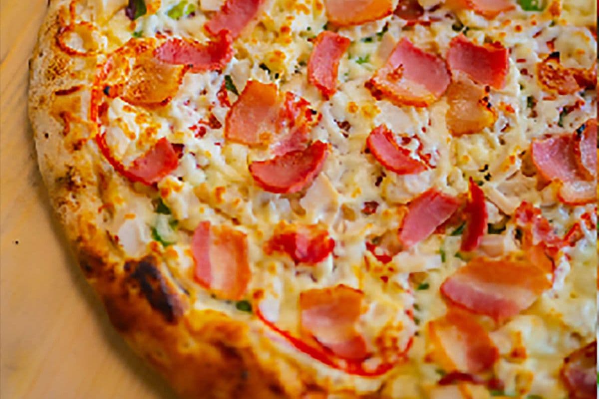 16" Chicken Bacon Ranch Pizza (12 slices)