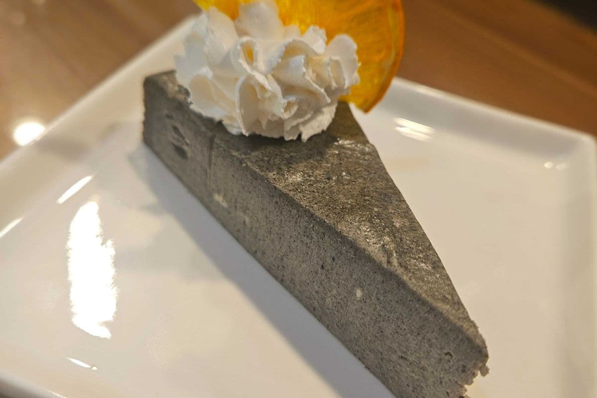 Black sesame cheese cake