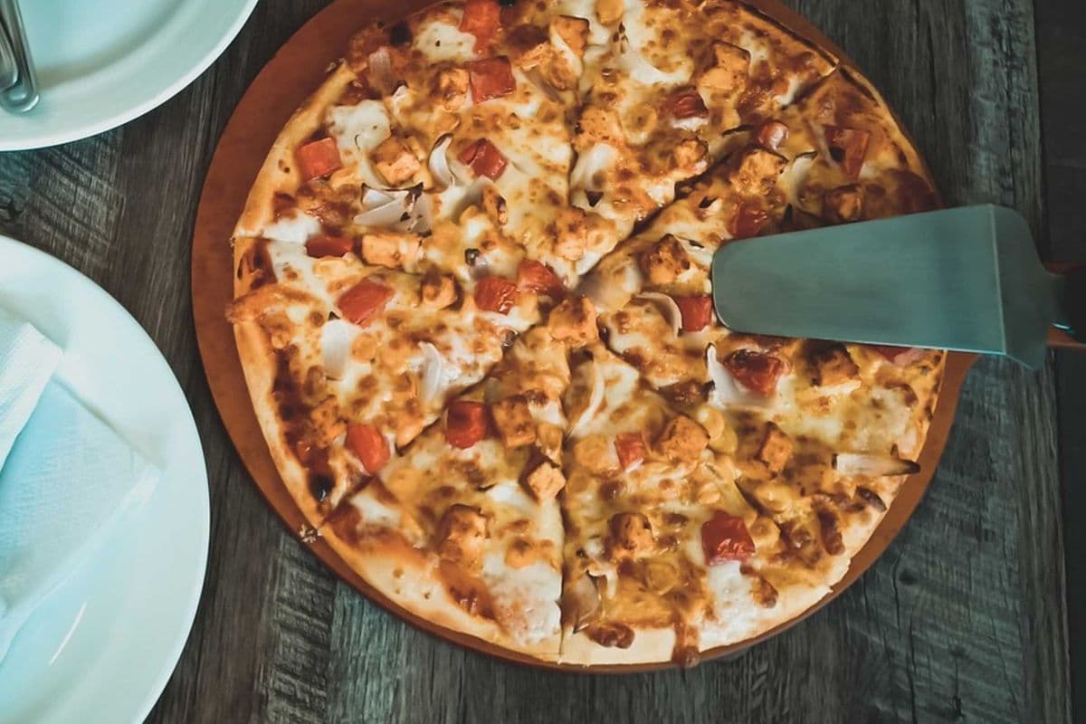 18" Cottage Cheese Pizza