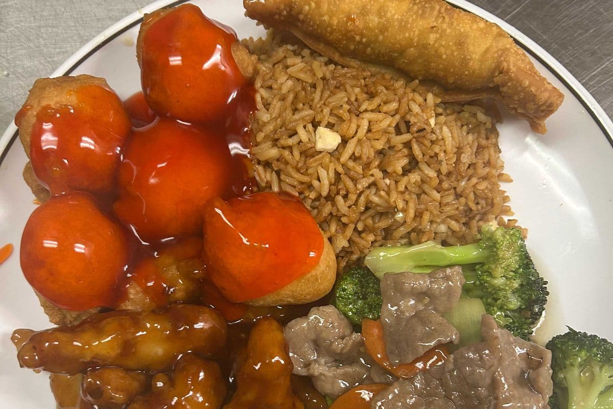 C12 Ginger Chicken (Hot), Beef and Broccoli, Sweet and Sour Chicken, Chicken Fried Rice, and Egg Roll
