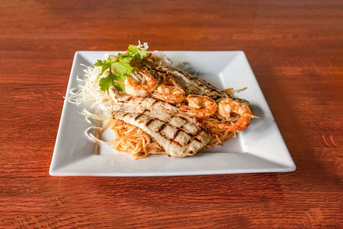 43. Chicken and Shrimp on Pad Thai