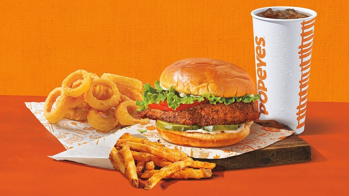 Spicy Blackened Chicken Sandwich Deluxe Platter