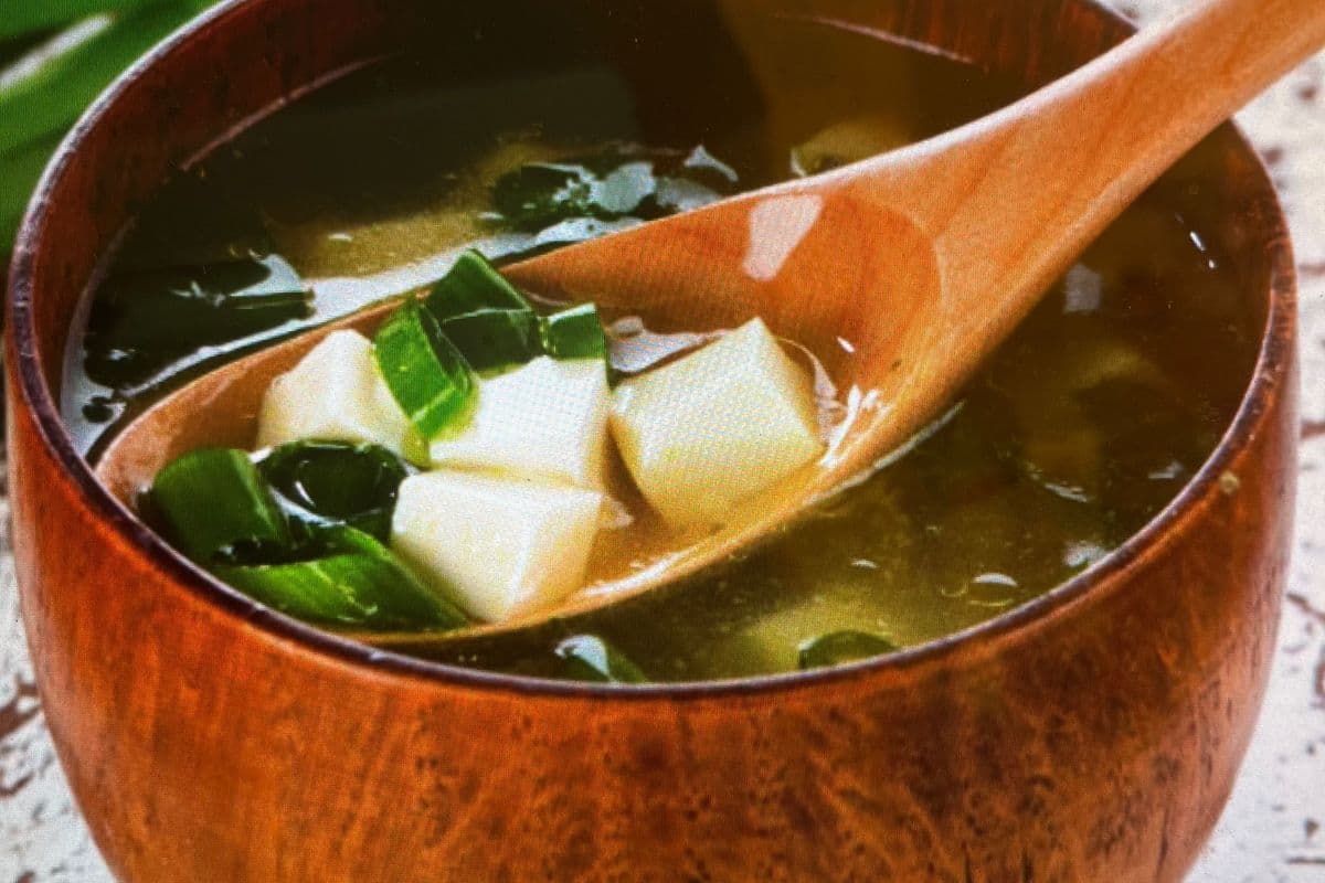 Miso soup ( 味噌汤)