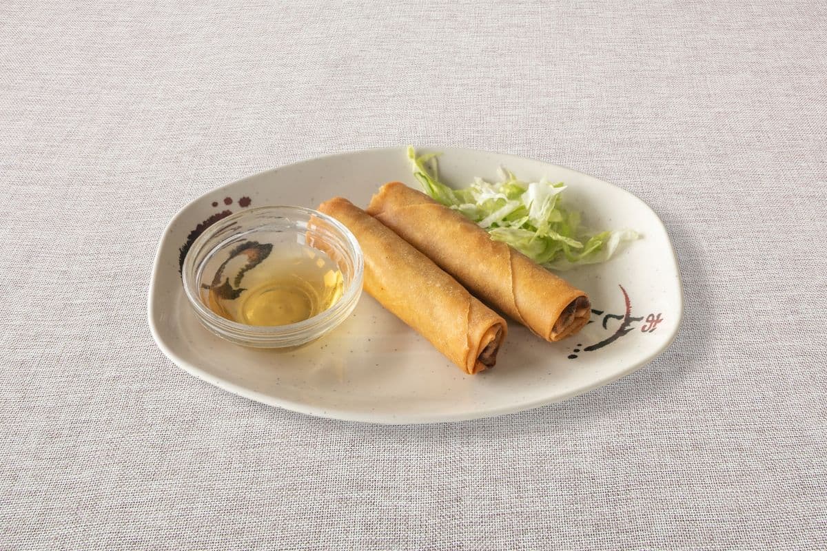 1. Rouleaux impériaux au poulet (2 mcx) / Imperial Chicken Rolls (2 pcs)
