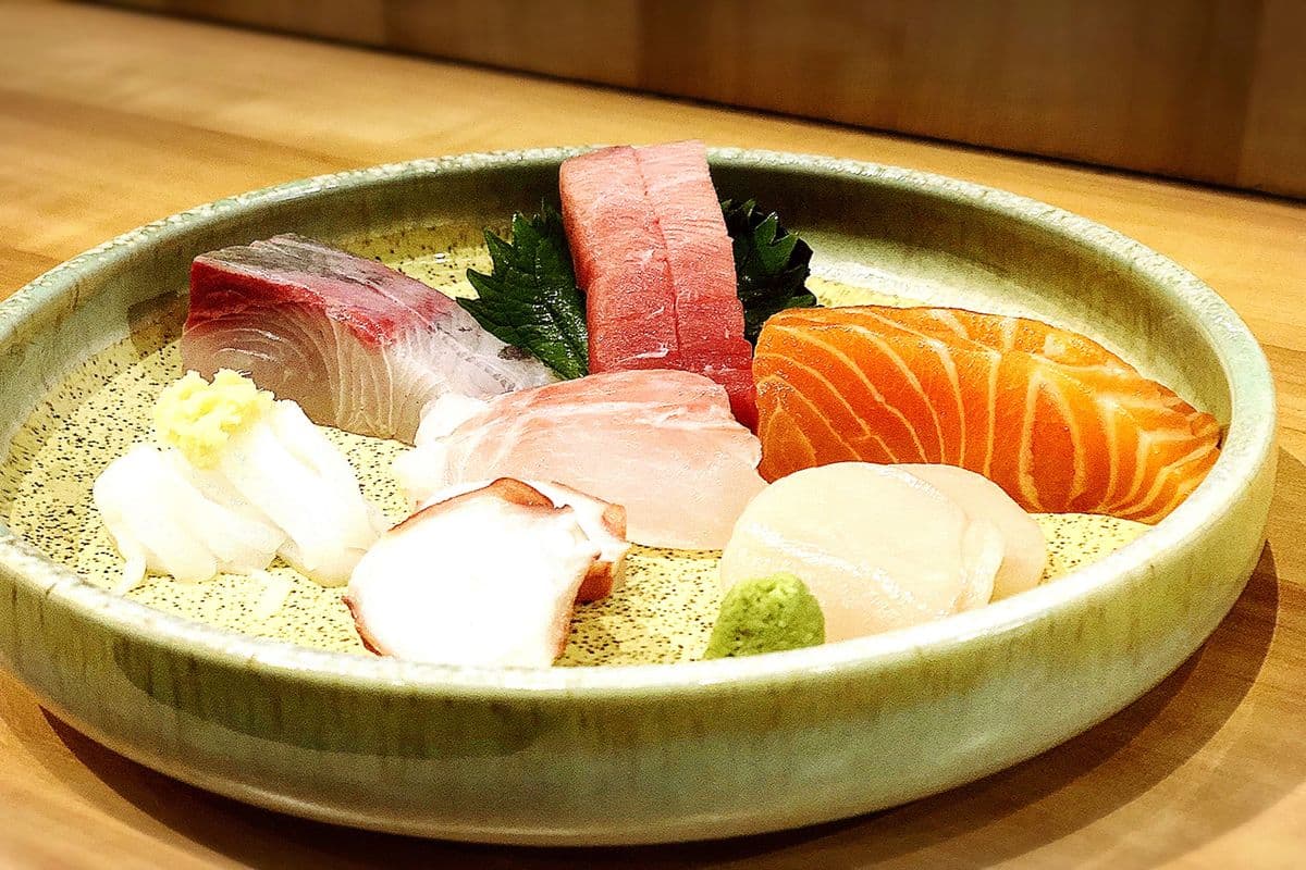 Sashimi combo (12 pcs)