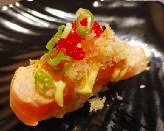 Torched Salmon Sushi (4 pcs)