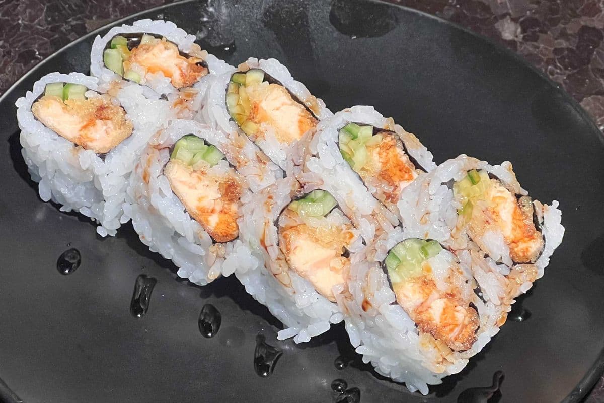 Salmon Tempura Roll (8pcs)