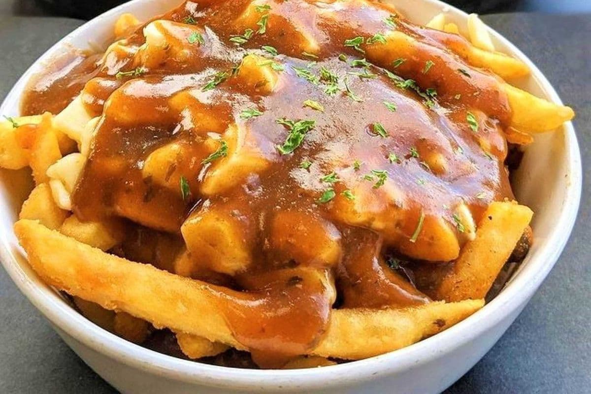 Large Poutine
