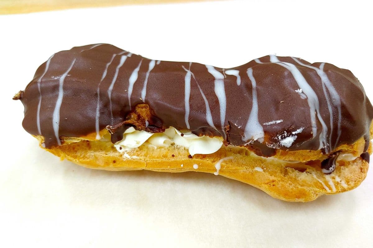 Eclair - custard