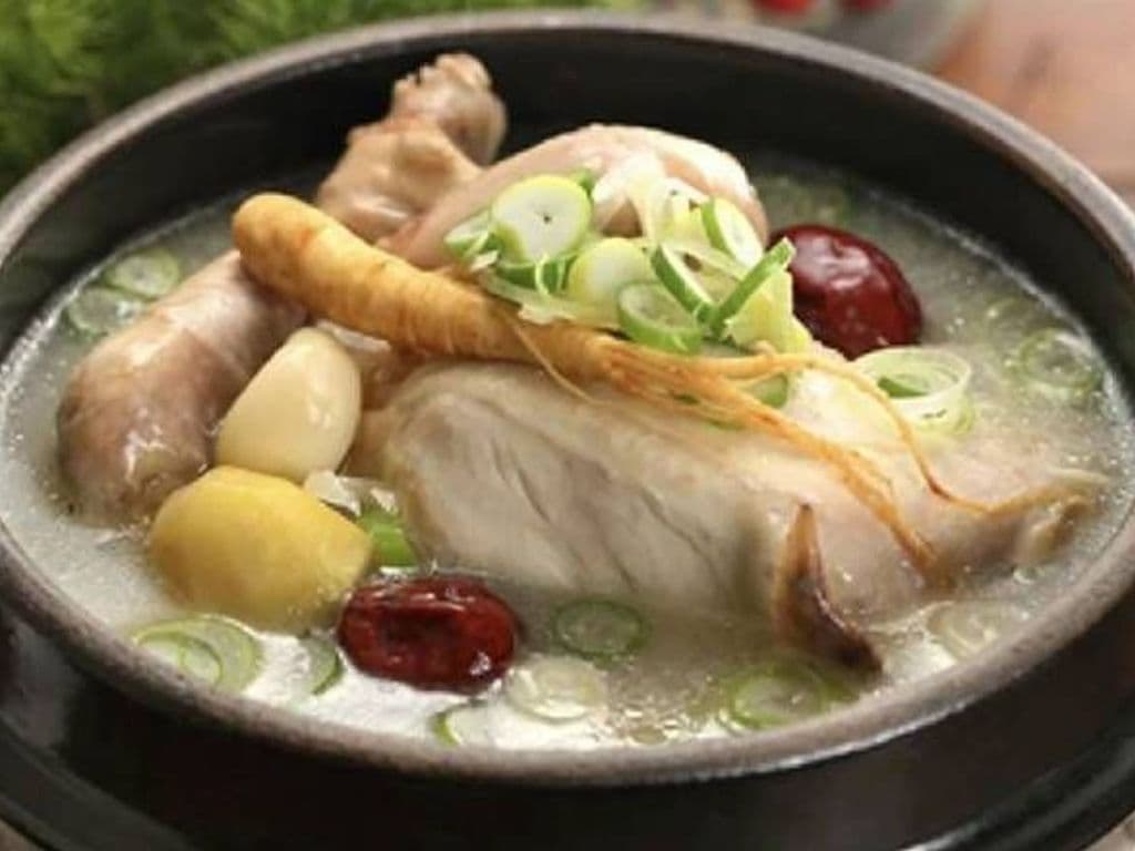 Samgetang(삼계탕/嵾雞湯)(Non Spicy)