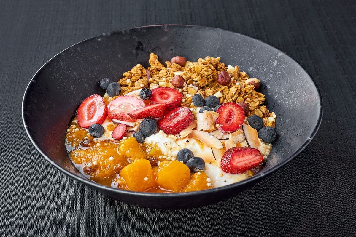Yogourt et granola de noix / Yogurt and Nut Granola
