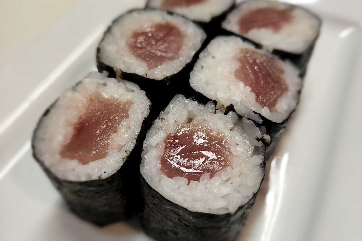 Tuna Roll (6 pcs)