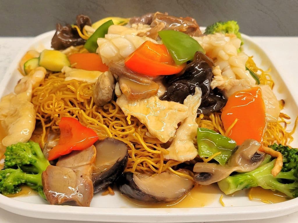 N13 Cantonese Style Chow Mein 廣東炒麵