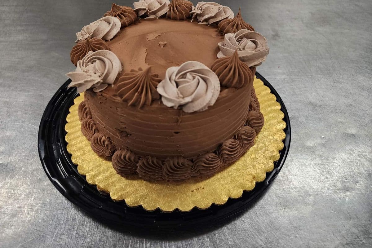 6" Chocolate Buttercream Cake