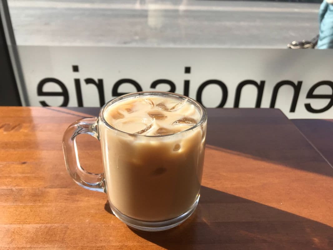 Latté glacé 16 oz / Iced Latté 14 oz (14 oz)