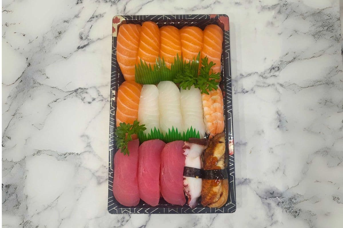 ST3. Nigiri Tray A (15 pcs)
