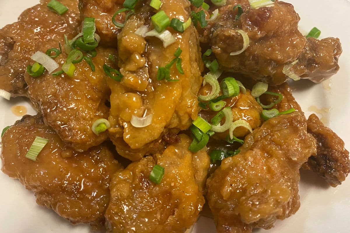 5a. Honey Garlic Chicken Wings (8)