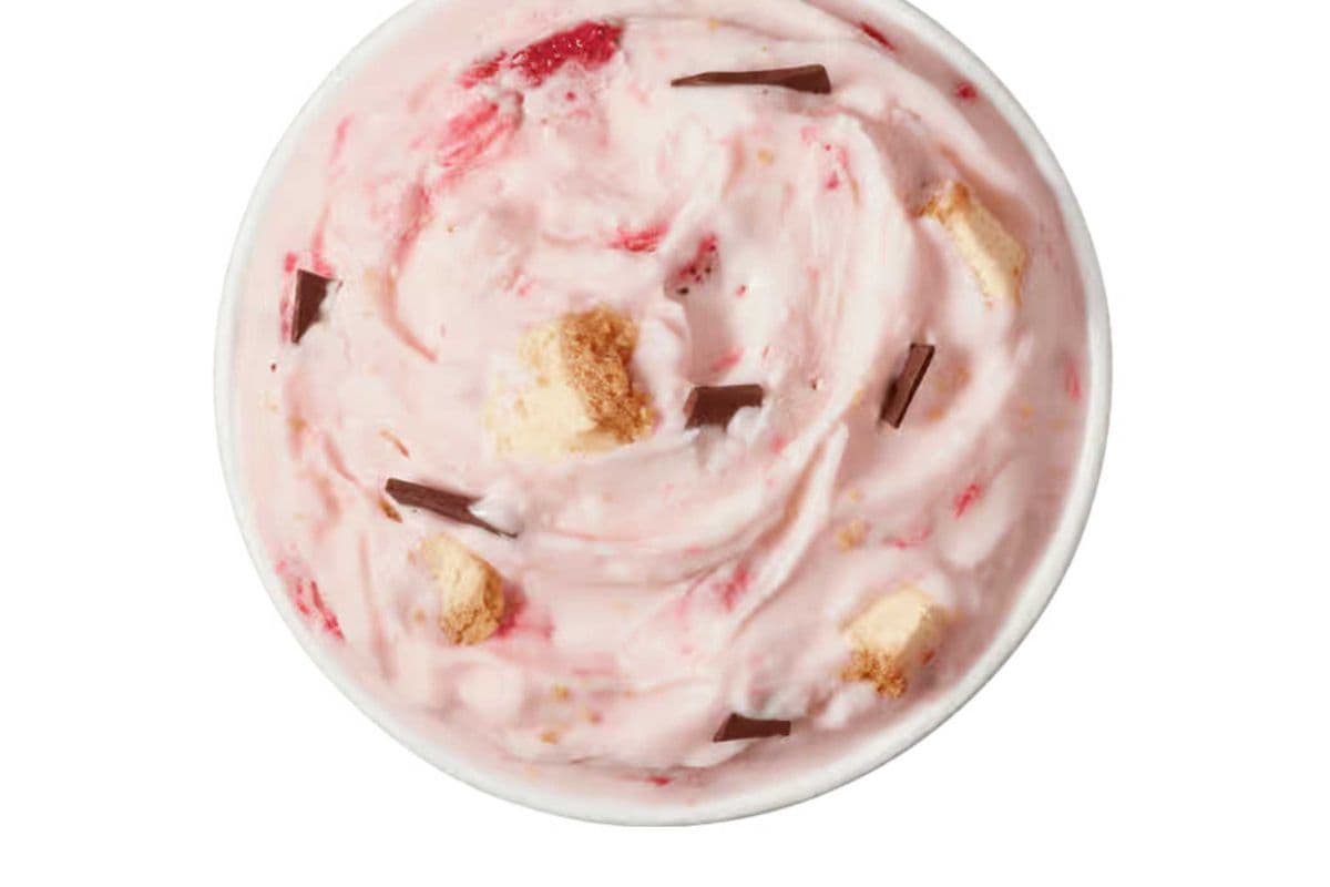 NEW! Dipped Strawberry Cheesecake BLIZZARD® Treat