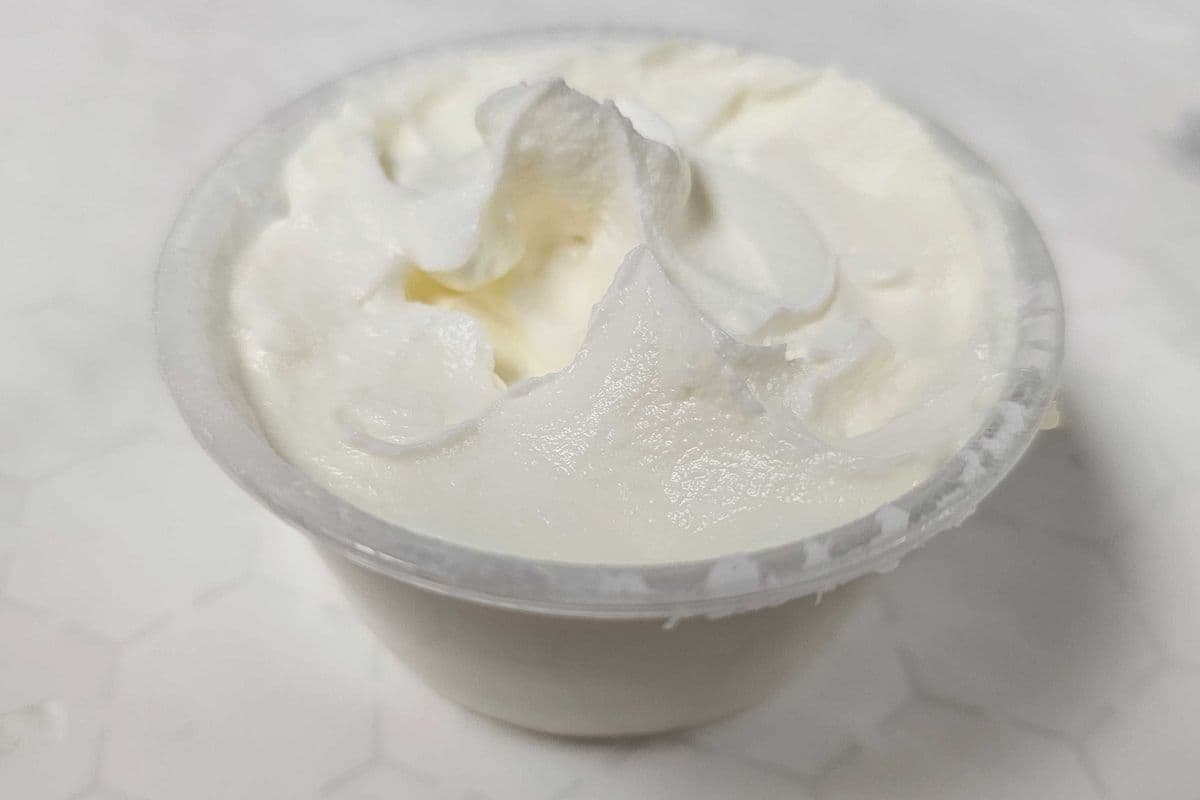 Sour Cream (2 oz) (100 Cal)