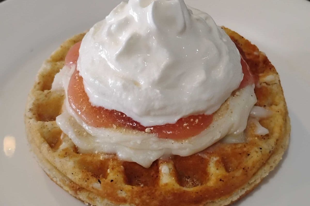 Strawberry Cheesecake Waffle Pop