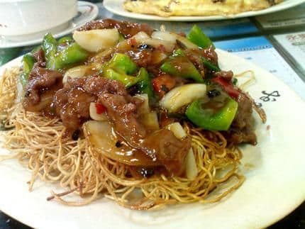 Beef in Black Bean Sauce Crispy Chow Mein / 豉椒牛肉炒麵.*
