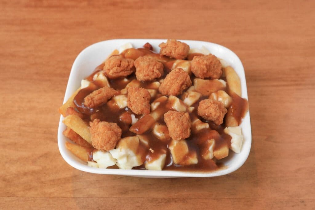 Poutine au poulet popcorn / Popcorn Chicken Poutine