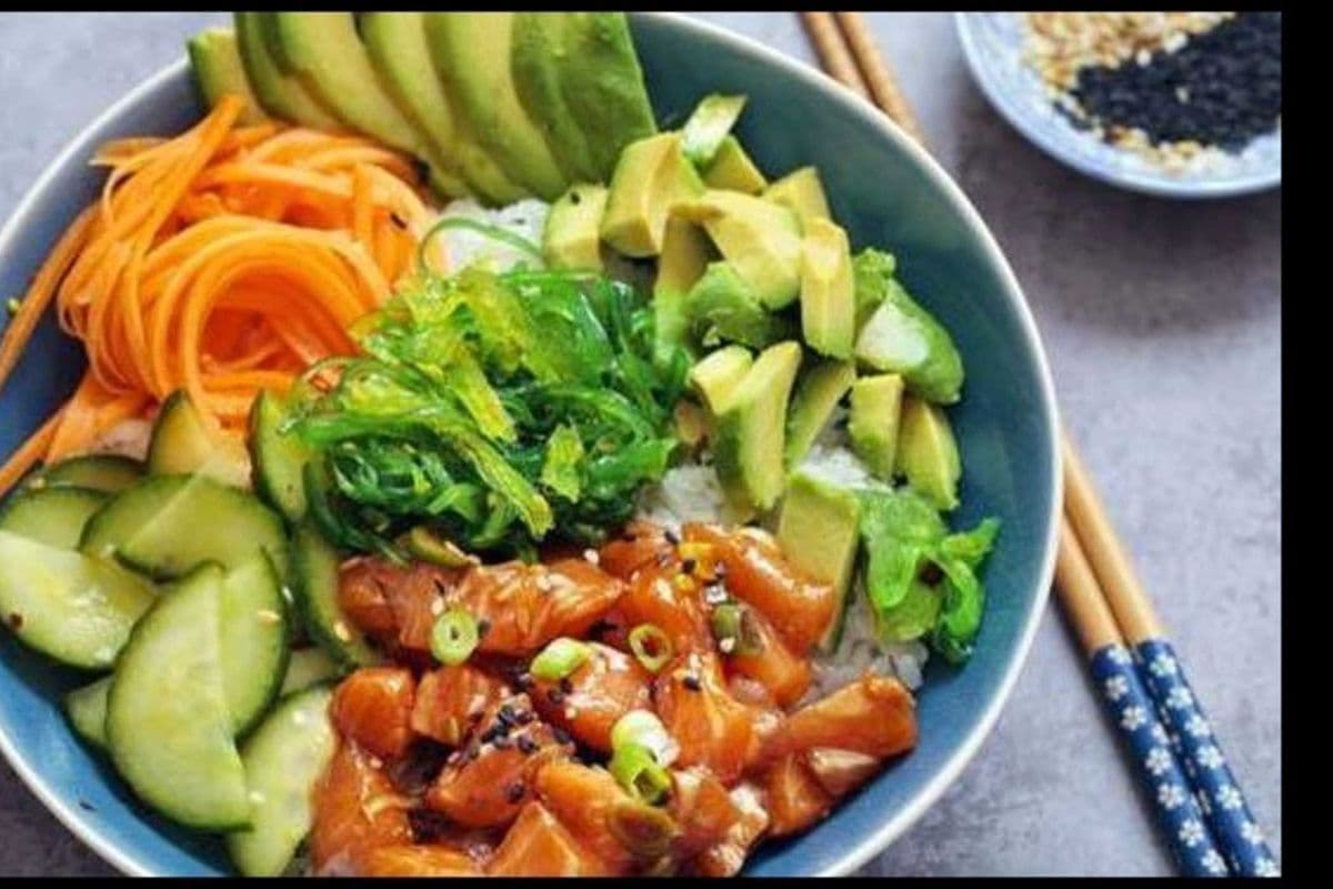 Bol poké au saumon / Salmon Poke Bowl