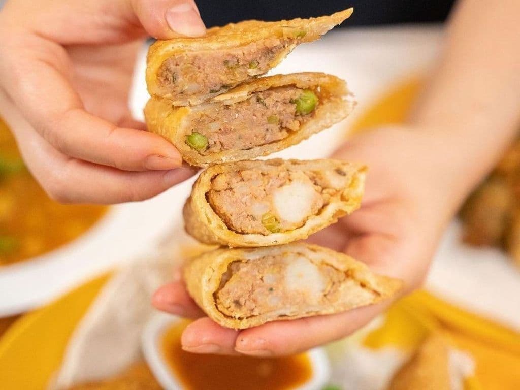 Half Medium Beef Samosa (Fried)