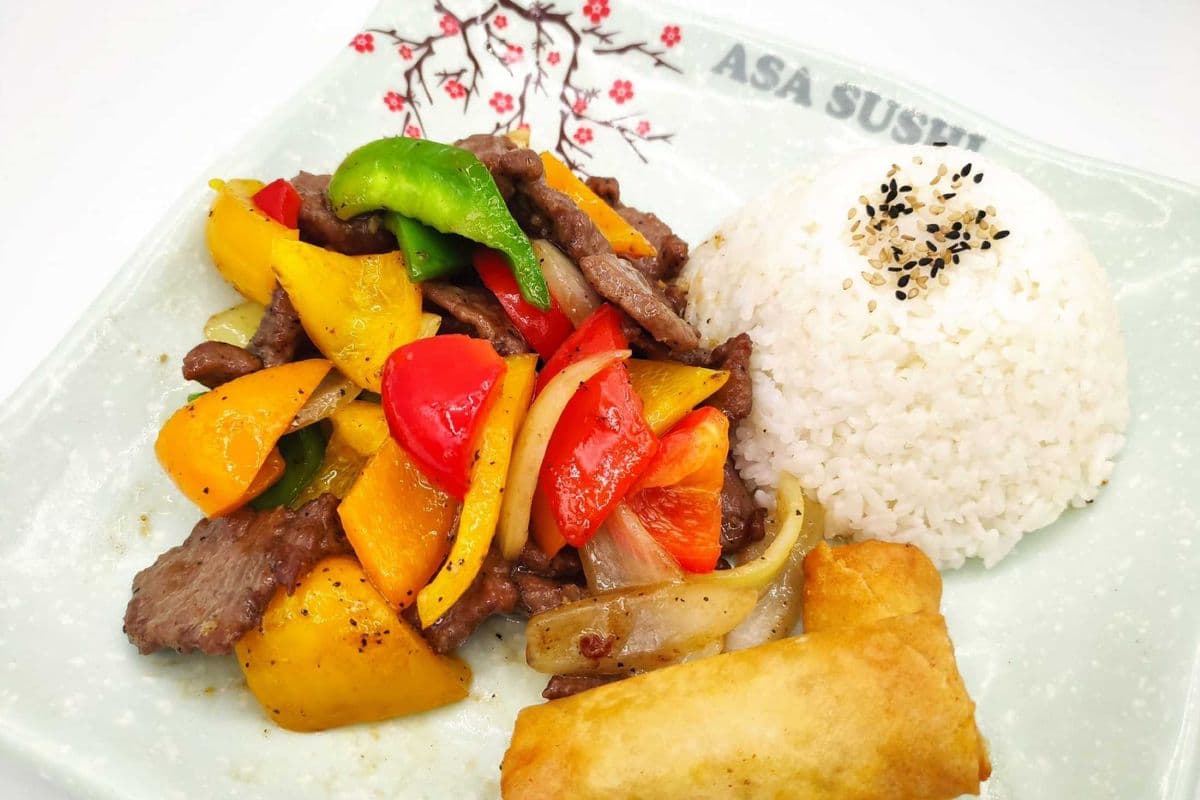Dip Tau Faan - Black Pepper Beef Donburi