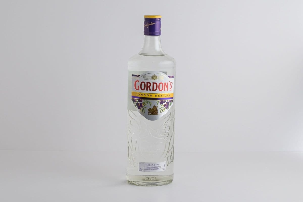 Gordon's London Dry Gin (750 ml)